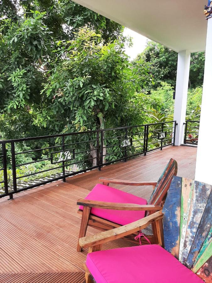 Liri Villa - Ocean, Hills, Valley View 罗威那 外观 照片
